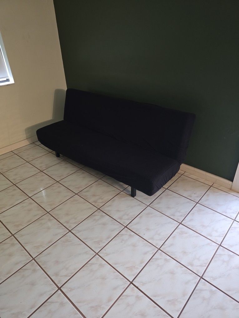 Free FUTON like NEW