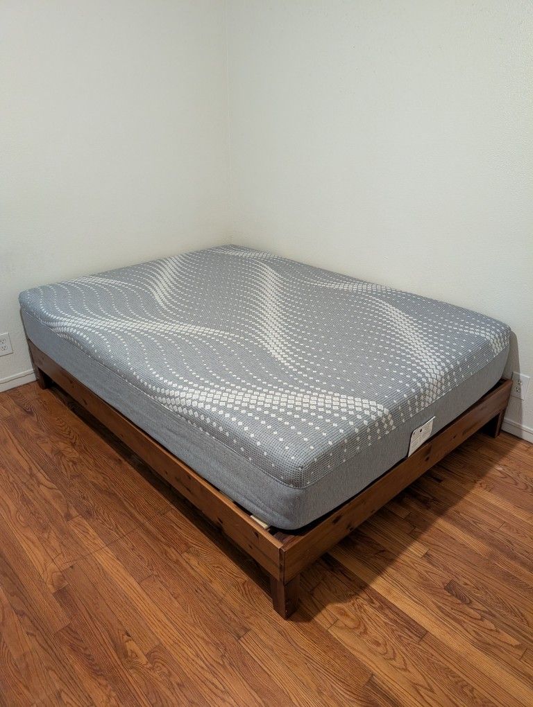 Queen Mattress - Sealy Posturepedic Hybrid (<2 years old)