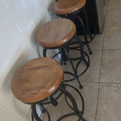 Three Z Galleria Adjustable Heavy Barstools 
