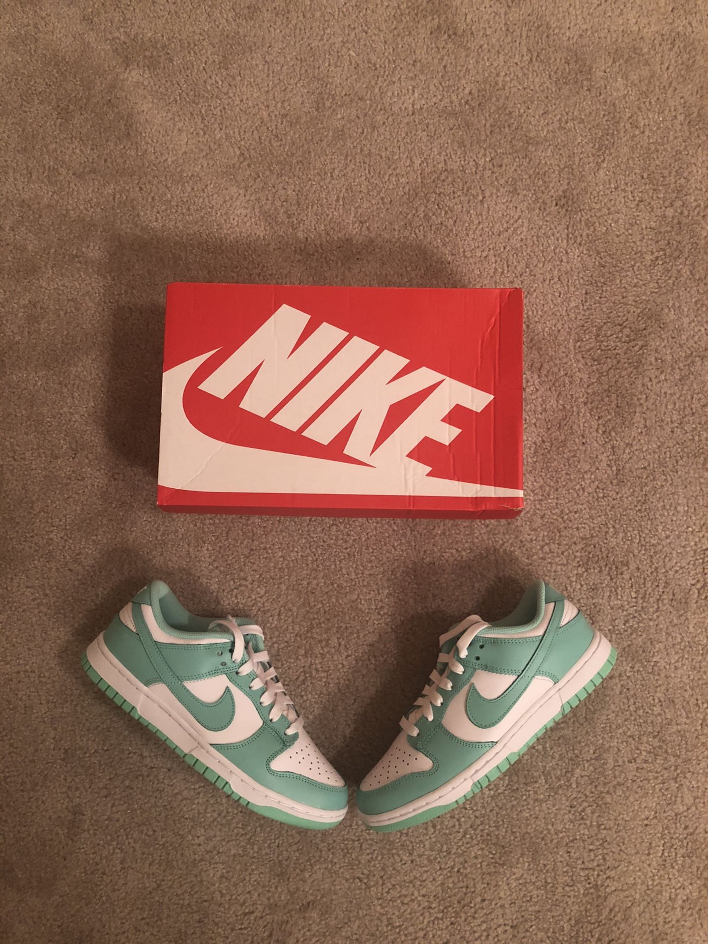 Womens Green Glow Dunk Lows Womenâs 7/Menâs 5.5 for Sale in Goldsboro, NC - OfferUp