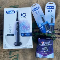 Oral-B iO Black Series 7 Electric Toothbrush Bundle