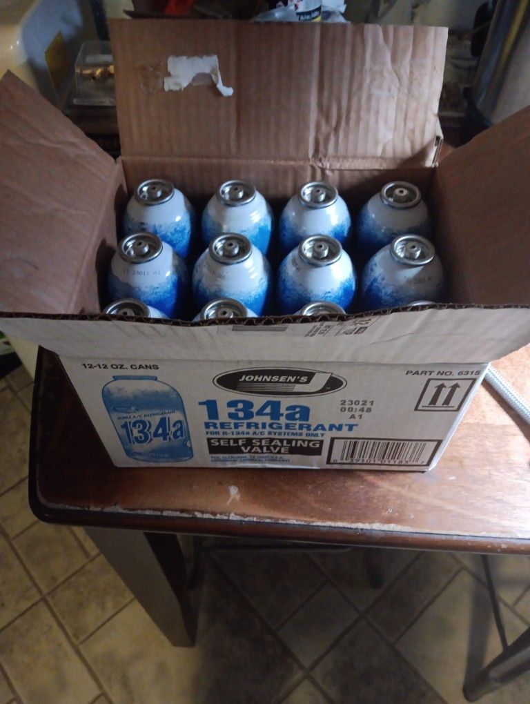 134a Refridgerant 12 Oz Cans