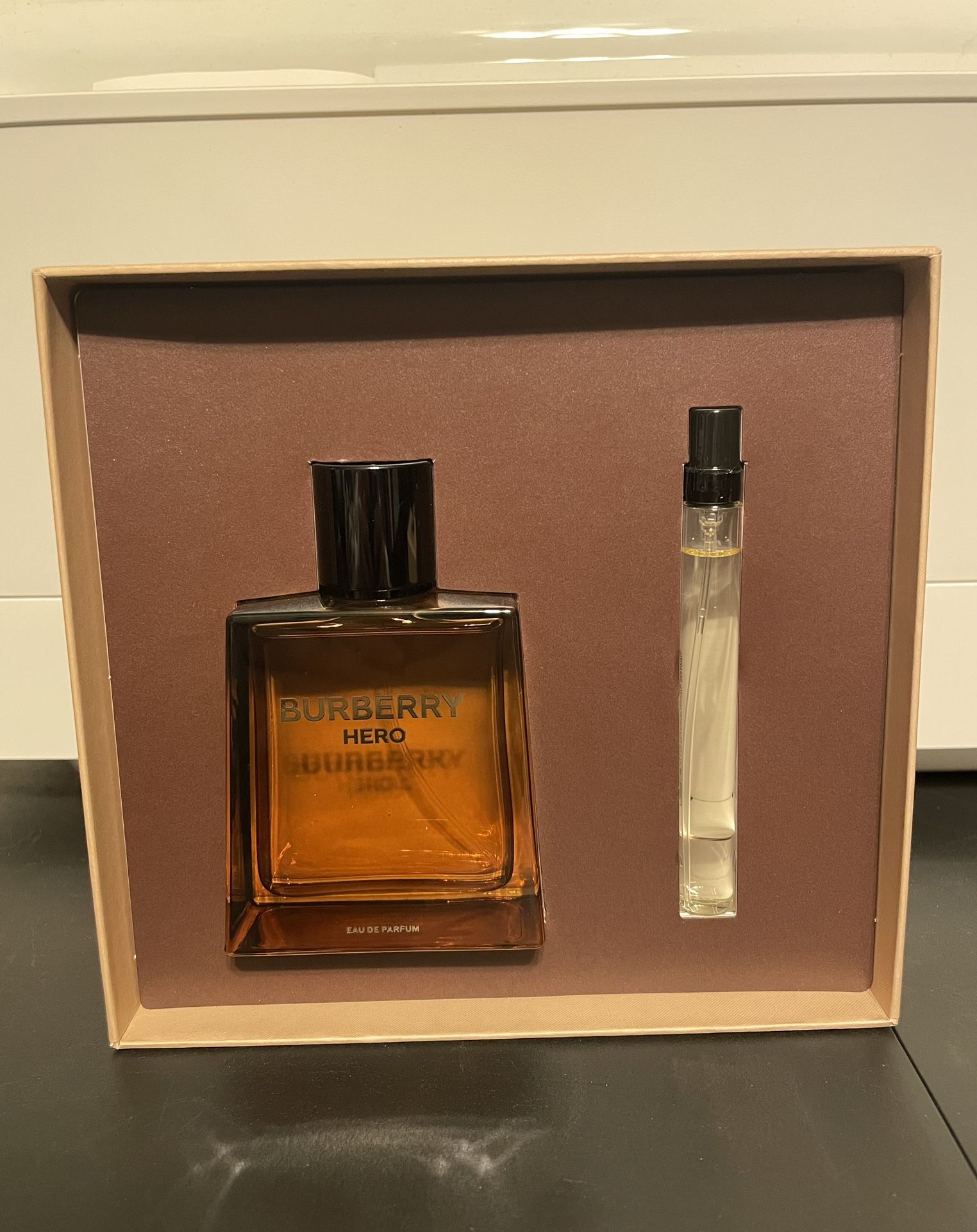 Burberry Hero Eau De Parfum Gift Set 3.4oz/100ml + 10ml