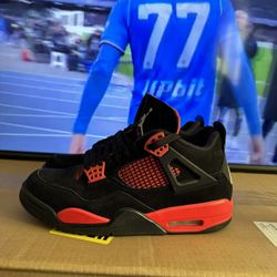 Jordan 4s Red Thunders 