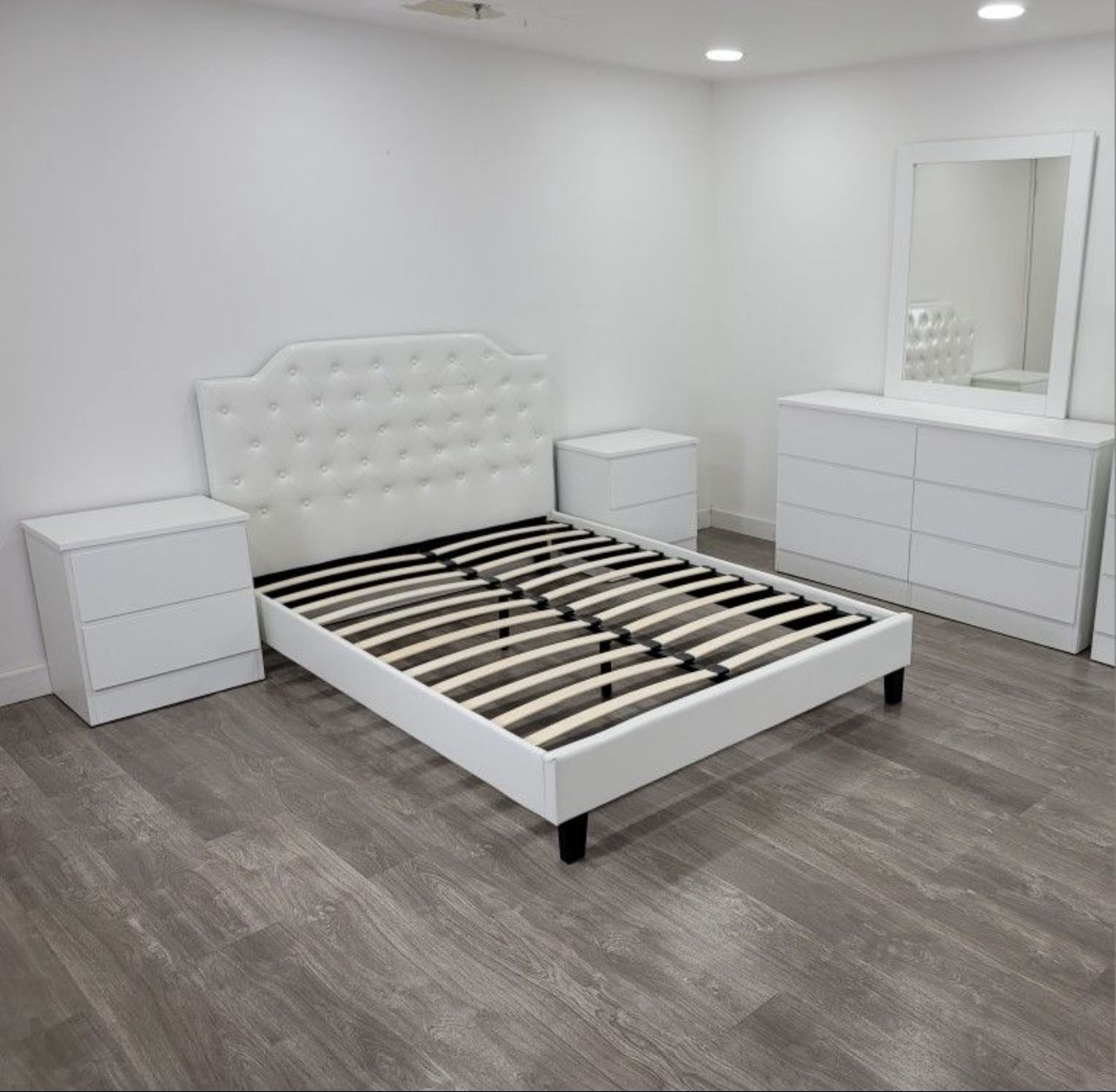 WHITE BEDROOM SET HIGH QUALITY _ JUEGO DE CUARTO BLANCO DE ALTA CALIDAD
