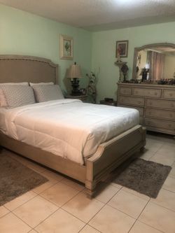 Queen Side Bed Room Set
