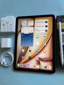 Apple IPad Air 11 (M2 chip / 2024  Model) 128GB  with pen, keyboard case & Accessories 