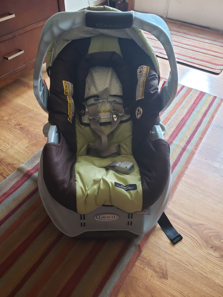 Graco classic connect infant car seat