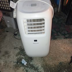 Air Conditioner / Dehumidifier 