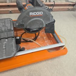 Tile cutter