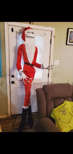 Jackskeliton lifesize  animatronics no cord  bought from  Facebook  lady told me it was  working  i didn't  buy cord i wanted for display only grandki