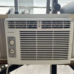 Air Conditioner Frigidaire 