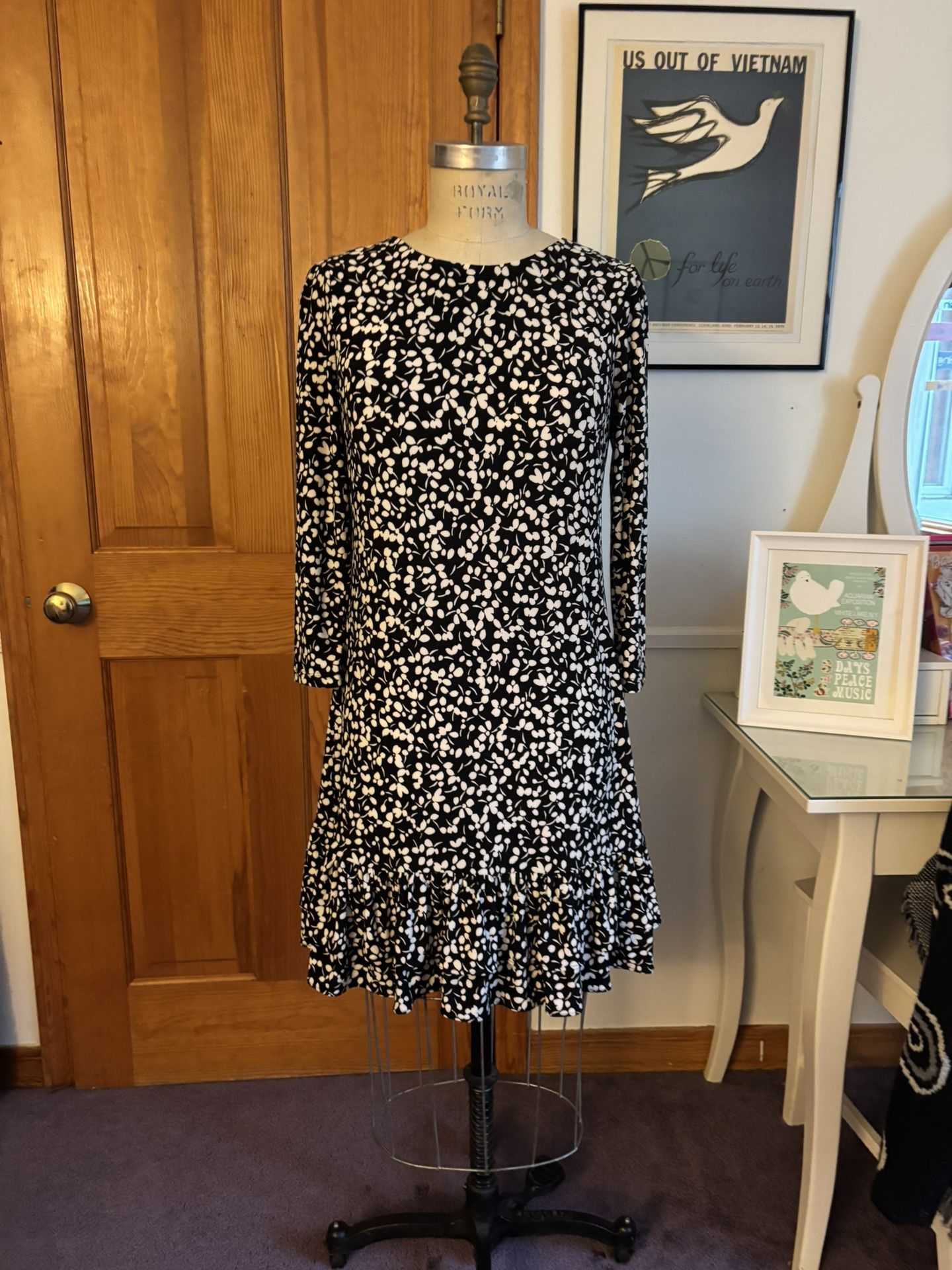 NWT- Size 6 Tommy Hilfiger Dress