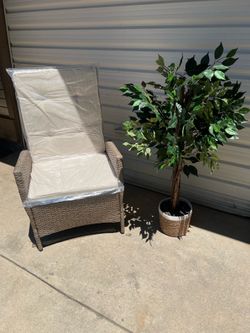 NEW PATIO RECLINING CHAIRS