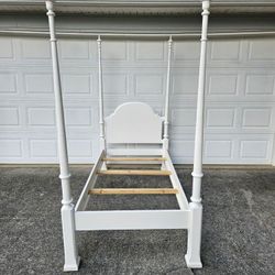 Lexington 4 Poster Bed Frame size Twin 