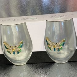 Gorgeous Wine Glasses Adorned With Butterflies 