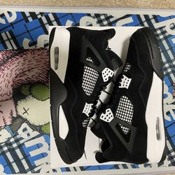 Jordan 4 White Thunder