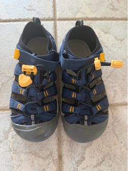 🖤 KEEN Newport H2 Sandals – Kids Size 12 – Navy & Yellow
