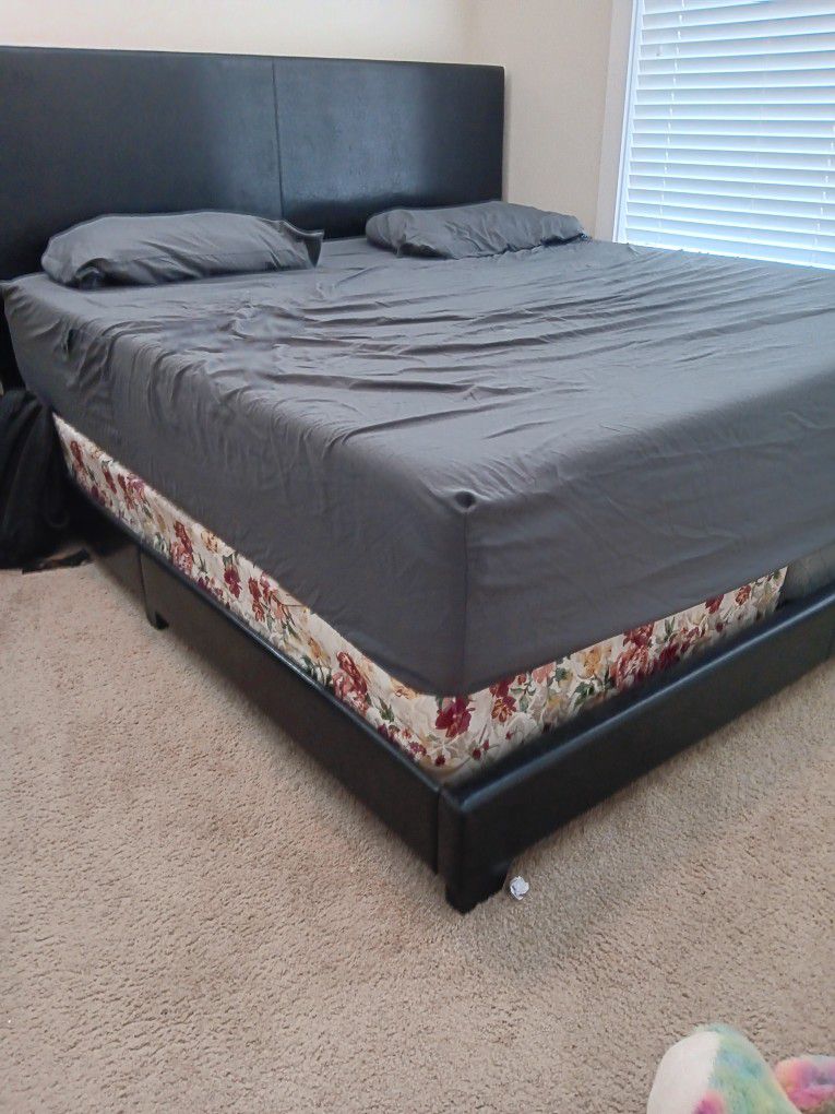 Memory Form Mattress With Black Bed Frame $ 300