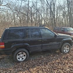 Runs great drives great newer transmission
