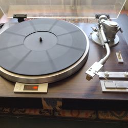 Vintage Turntable. Call only 