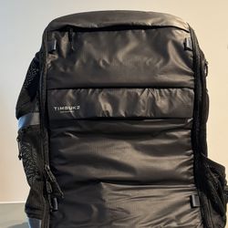 timbuk2 muttmover luxe backpack No doggo wants to be
