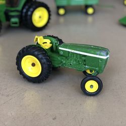ERTL 1/16 Scale John Deere 3589H