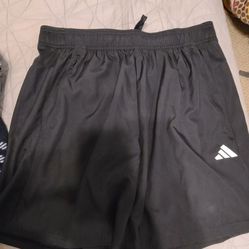 Adidas men's training essentials woven shorts 7inch