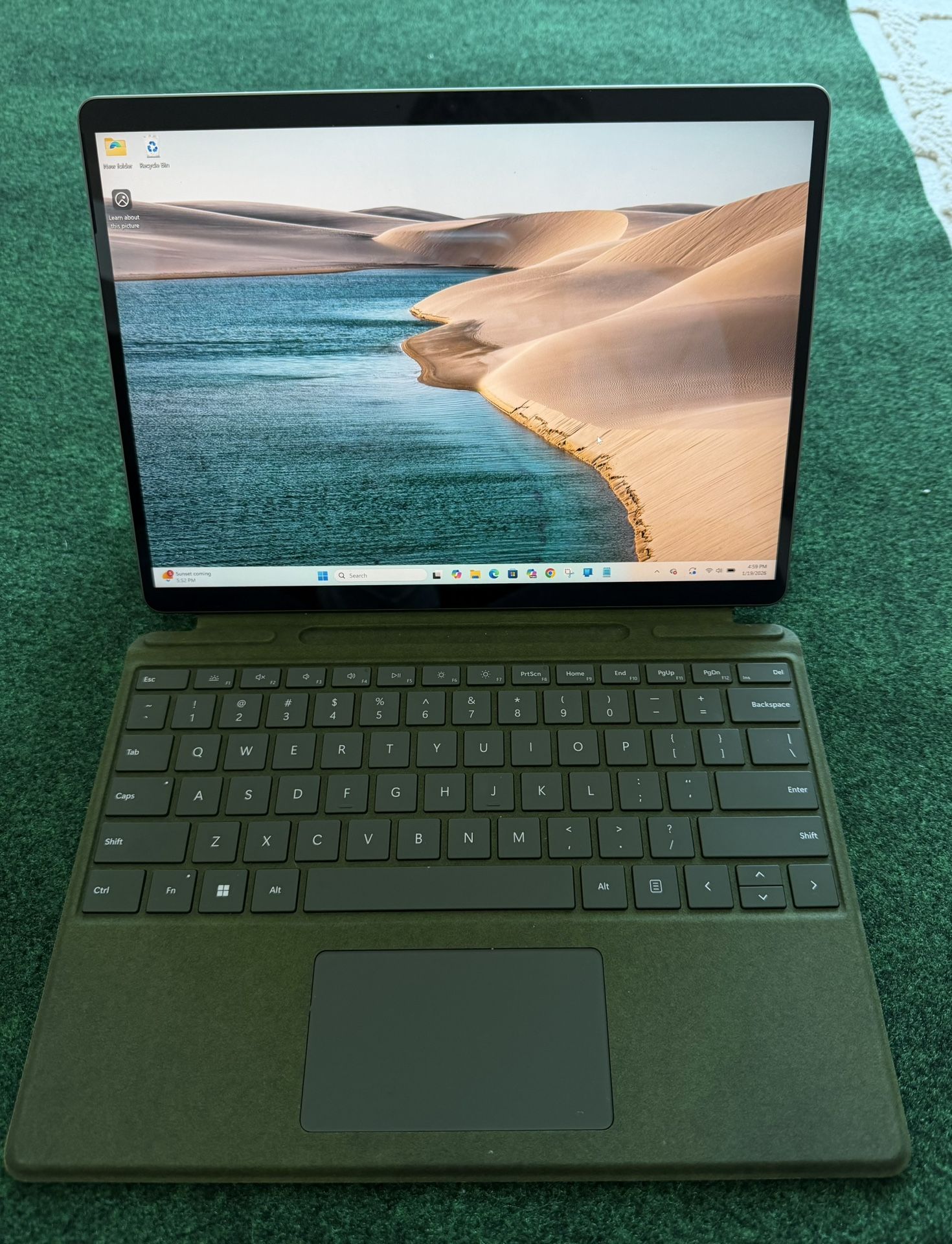 Microsoft Surface Pro 9 13”, Intel i7 16GB, Forest