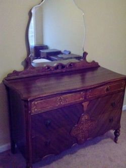 Antique Dresser Set