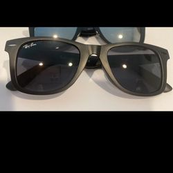 Sunglasses Sold Together For 40$