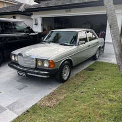 1985 Mercedes-Benz 300