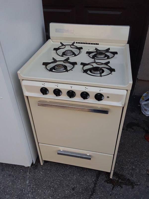 Small apartment size stove 24inch for Sale in South Gate, CA OfferUp