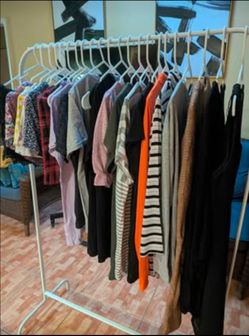 Women's Clothing Bulk Lot (22 Pieces) – Size L – Variety Mix