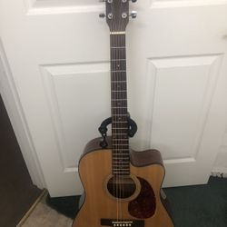 Fender acoustic/electric Guitar with built In Tuner