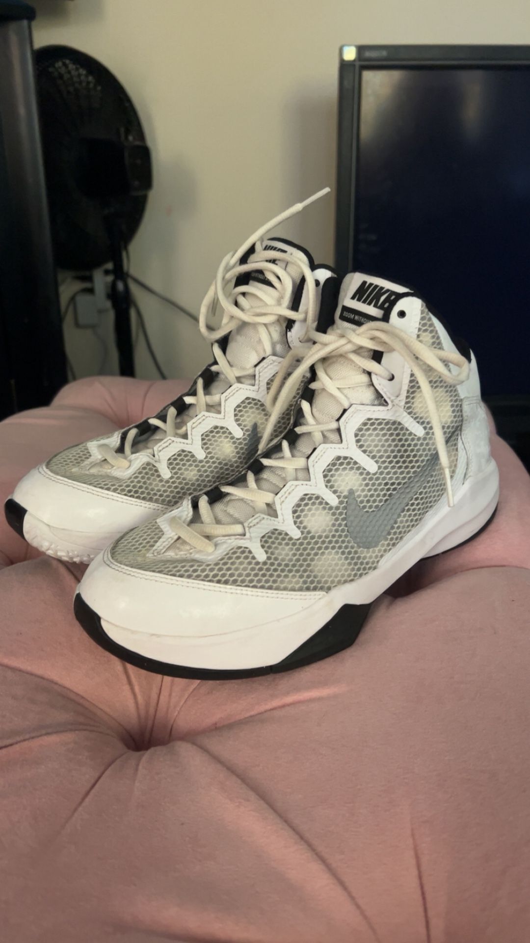 Nike Basketball Shoes Size 9