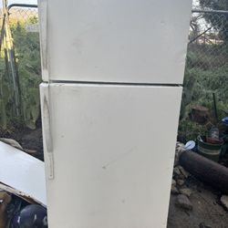 Refrigerator Kenmore 