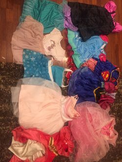 Girls dress ( most size 5, one size 2) all for $20