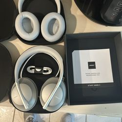 Gently Used Bose Series 700 Headphones (2 Pair)!!!