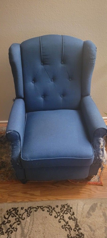 Reclining Chair (FREE)