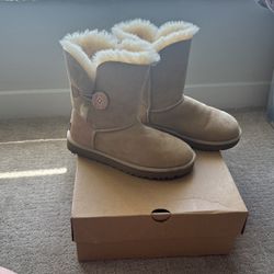 Ugg Bailey Boots with Button 