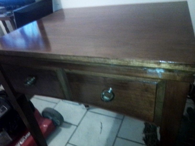 Vintage Sewing Machine Table With Hideaway Mount And Folding Leaf Very Sturdy for Sale in Las