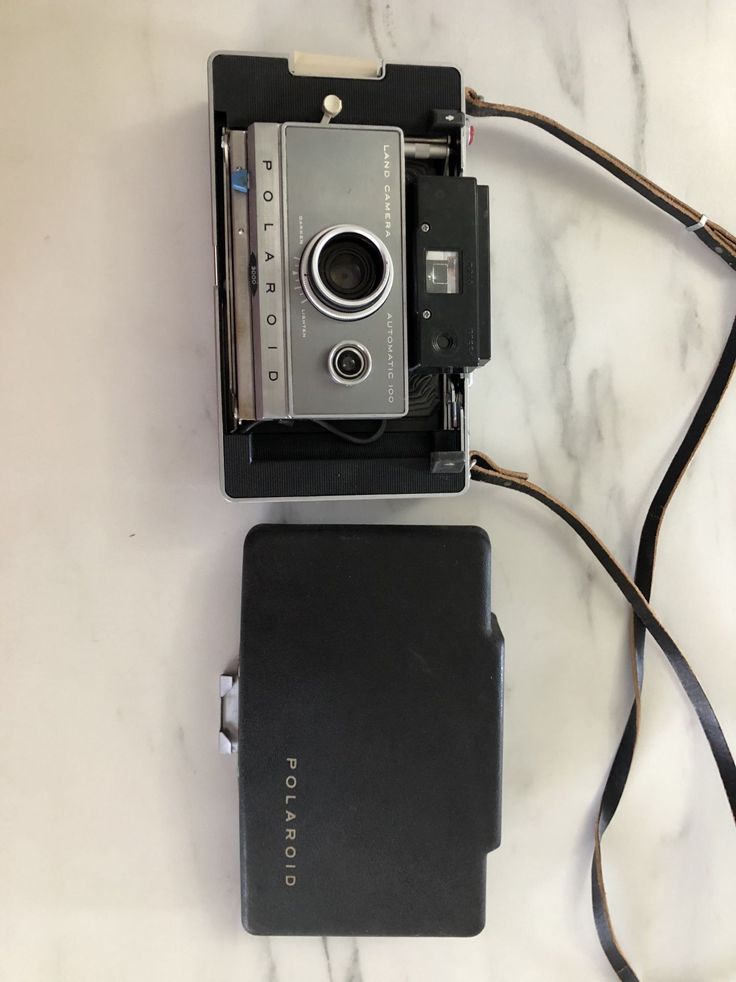 Polaroid Automatic 100 Land Camera