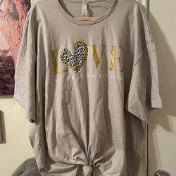 Plus Size Women’s Next Level Apparel Gray knot front LOVE T-Shirt size 4X