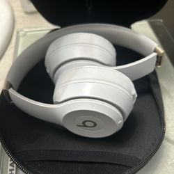Beats Solo 4 