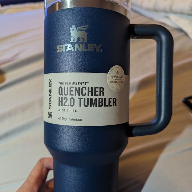 Stanley Cup Travel Quencher 40 Brown Driftwood for Sale in San Bernardino,  CA - OfferUp