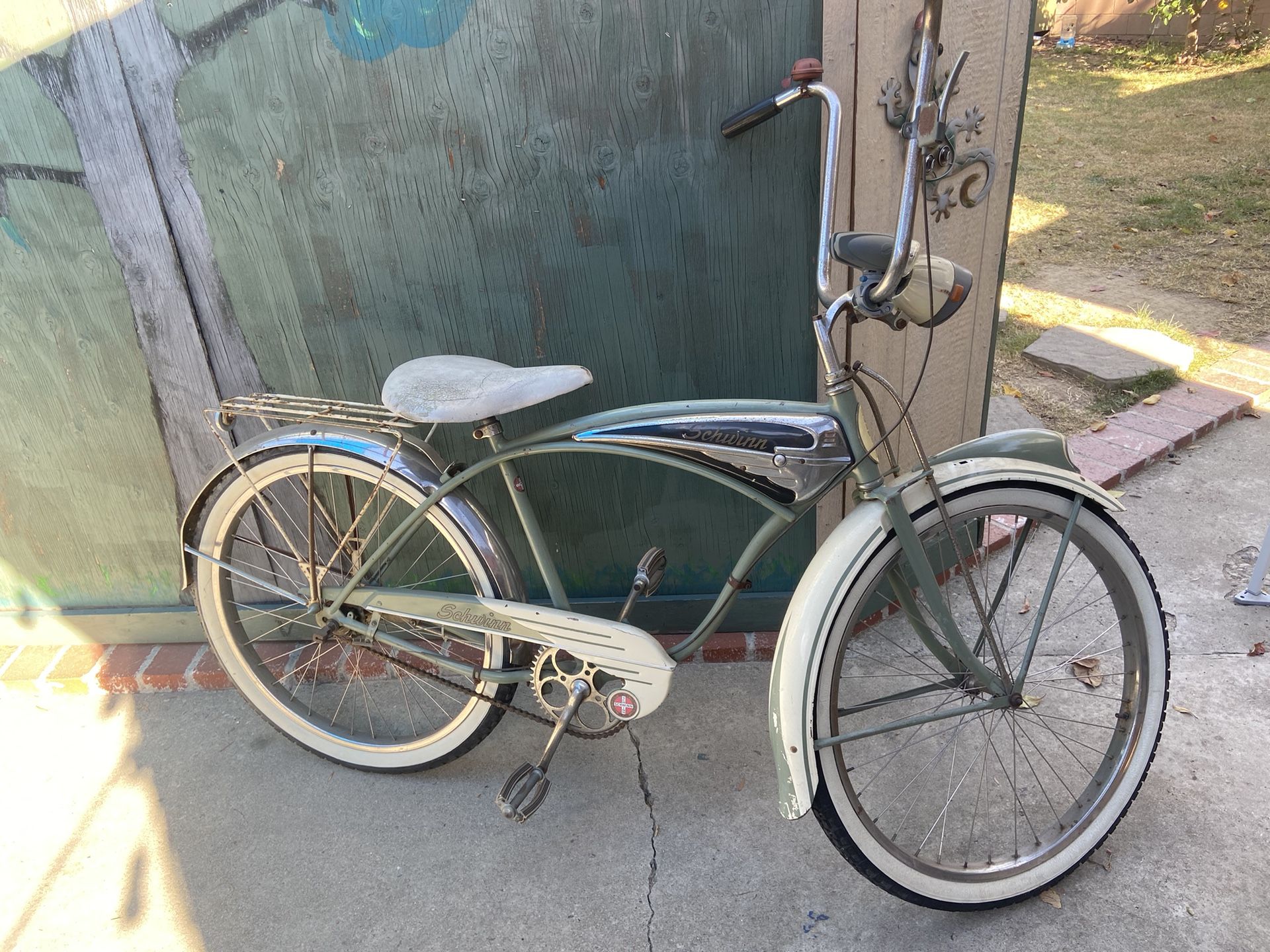 Vintage Schwinn Cruiser Must Go!