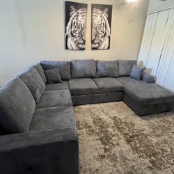 SECTIONAL SOFA 
