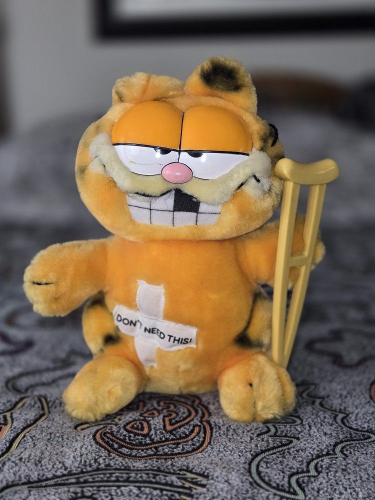 Garfield 1980s Plush With Crutch “I Don't Need This” Stuffed Animal Vintage