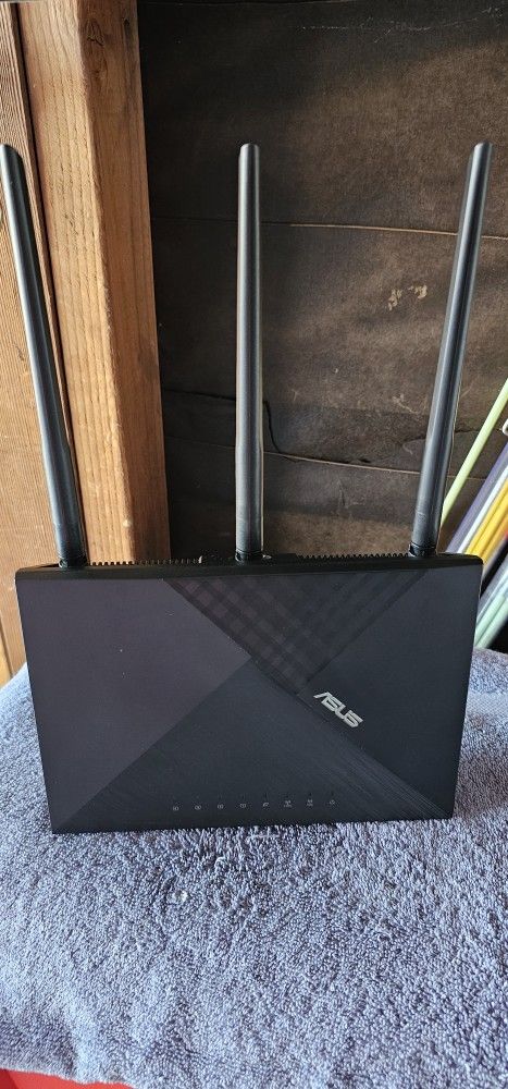 Asus RT-AC67P AC1900 Router